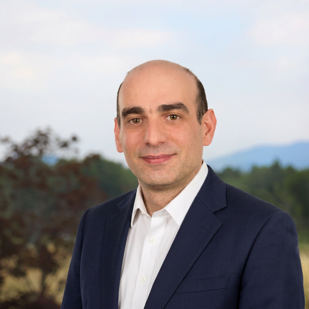 Headshot of José Sebastiao, Sr. VP and COO